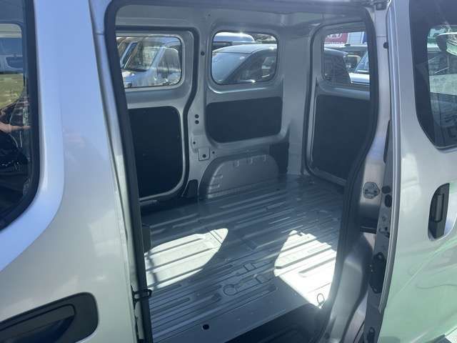 NISSAN NV200 VANETTE VAN 2022 Image 31