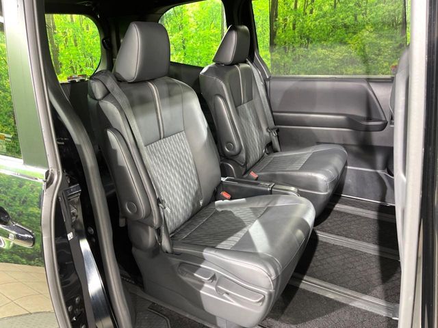 TOYOTA NOAH HYBRID 2022 Image 31