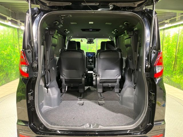 TOYOTA NOAH HYBRID 2022 Image 31