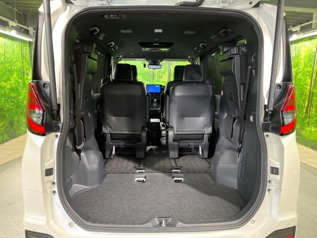 TOYOTA NOAH HYBRID 2022 Image 31