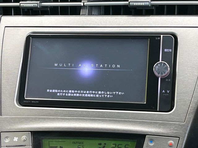 TOYOTA PRIUS 2013 Image 31