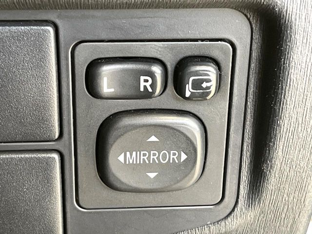 TOYOTA PRIUS 2013 Image 31