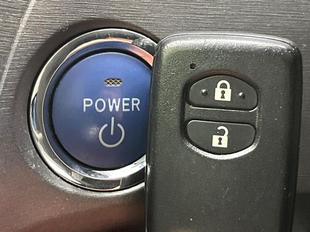 TOYOTA PRIUS 2013 Image 31