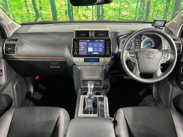 TOYOTA LANDCRUISER PRADO 2022 Image 31