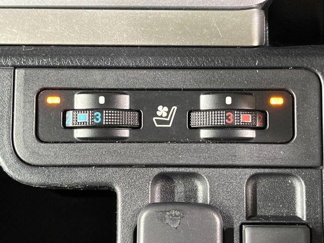 TOYOTA LANDCRUISER PRADO 2022 Image 31