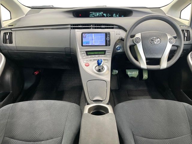 TOYOTA PRIUS 2013 Image 31
