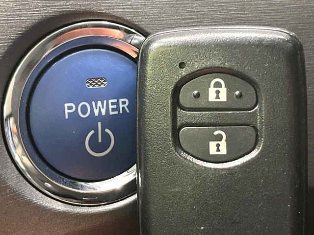 TOYOTA PRIUS 2013 Image 31