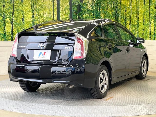 TOYOTA PRIUS 2013 Image 31