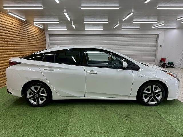 TOYOTA PRIUS 2016 Image 31