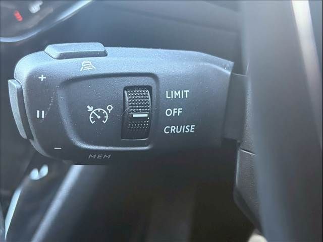 PEUGEOT 2008 2021 Image 31