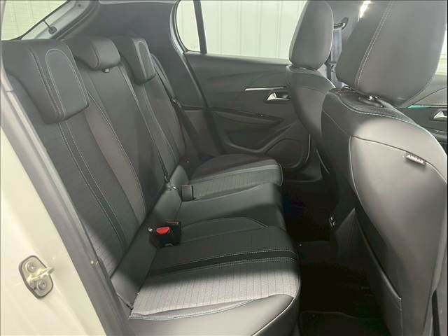 PEUGEOT 208 2021 Image 31