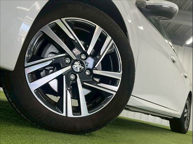 PEUGEOT 208 2021 Image 31