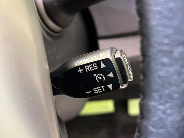 TOYOTA PRIUS 2012 Image 31