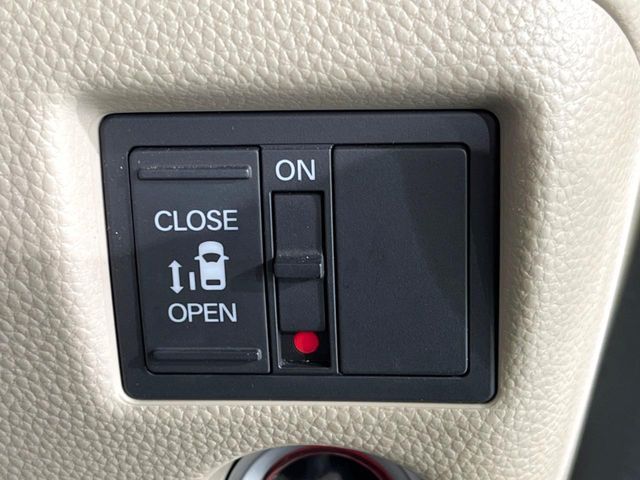 HONDA N BOX 2018 Image 31