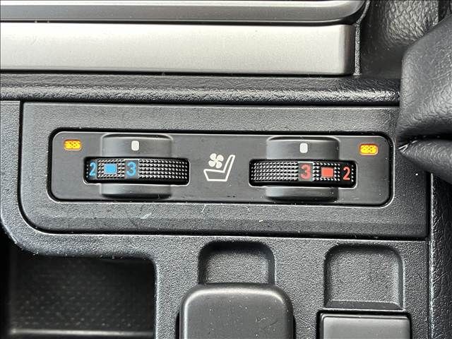 TOYOTA LANDCRUISER PRADO 2022 Image 31