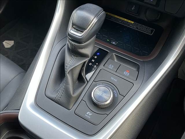 TOYOTA RAV4 HYBRID 4WD 2021 Image 31