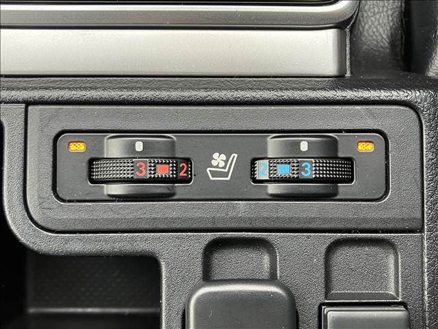 TOYOTA LANDCRUISER PRADO 2018 Image 31