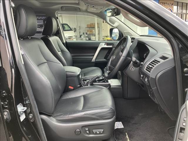 TOYOTA LANDCRUISER PRADO 2018 Image 31