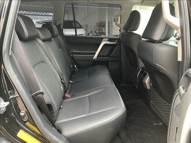 TOYOTA LANDCRUISER PRADO 2018 Image 31