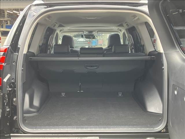 TOYOTA LANDCRUISER PRADO 2018 Image 31