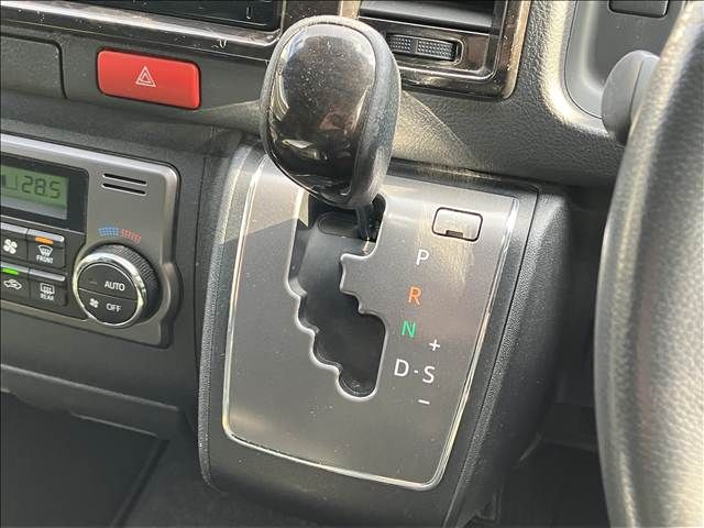 TOYOTA HIACE VAN 2WD 2021 Image 31