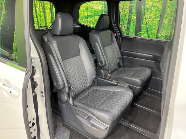 TOYOTA VOXY 2024 Image 31