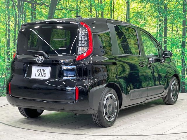 TOYOTA SIENTA HYBRID 2025 Image 31