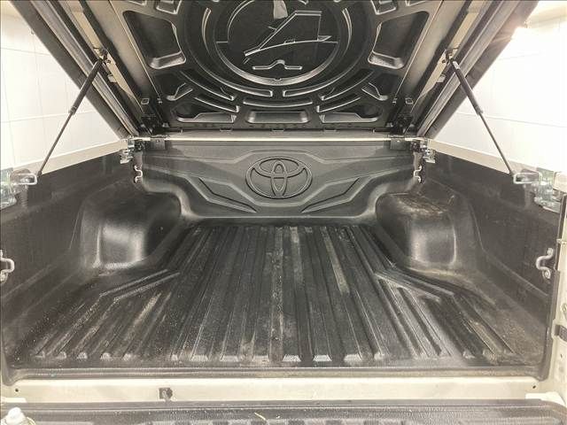 TOYOTA HILUX 4WD 2023 Image 31
