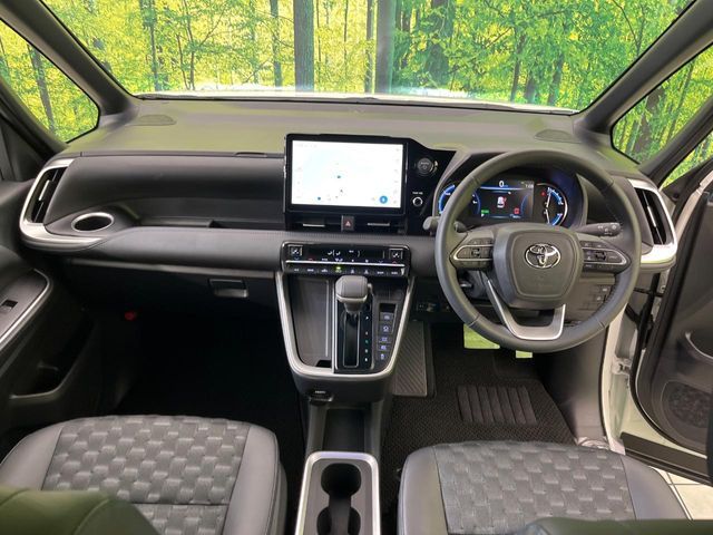 TOYOTA VOXY HYBRID 2025 Image 31