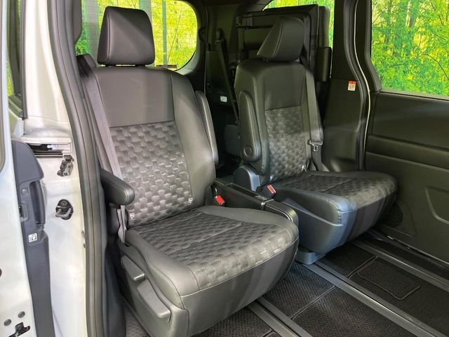 TOYOTA VOXY HYBRID 2025 Image 31