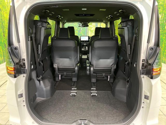 TOYOTA VOXY HYBRID 2025 Image 31