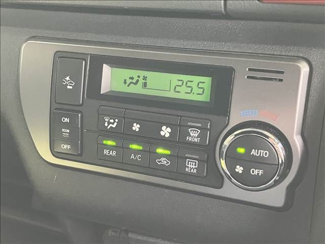 TOYOTA HIACE VAN 4WD 2022 Image 31