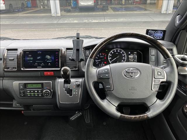 TOYOTA HIACE VAN 4WD 2022 Image 31