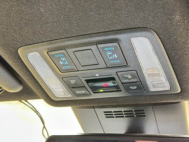 TOYOTA NOAH HYBRID 2023 Image 31