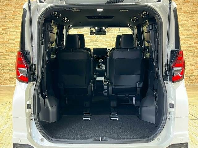 TOYOTA NOAH HYBRID 2023 Image 31