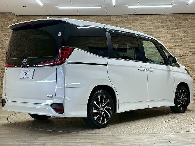 TOYOTA NOAH HYBRID 2023 Image 31