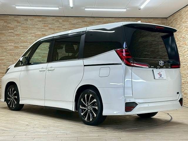 TOYOTA NOAH HYBRID 2023 Image 31