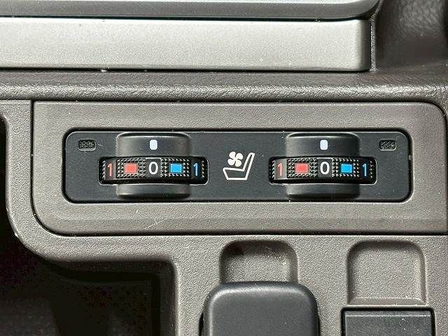 TOYOTA LANDCRUISER PRADO 2023 Image 31