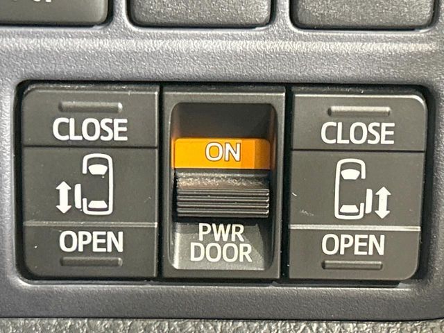 TOYOTA VOXY 2016 Image 31