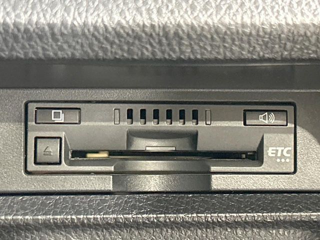 TOYOTA VOXY 2016 Image 31