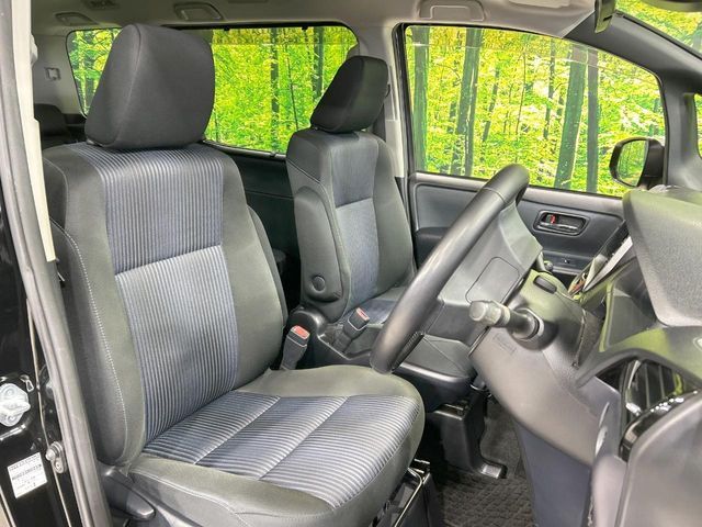 TOYOTA VOXY 2016 Image 31