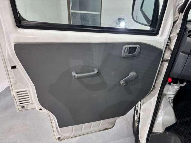 MITSUBISHI MINICAB TRUCK 4WD 2000 Image 31