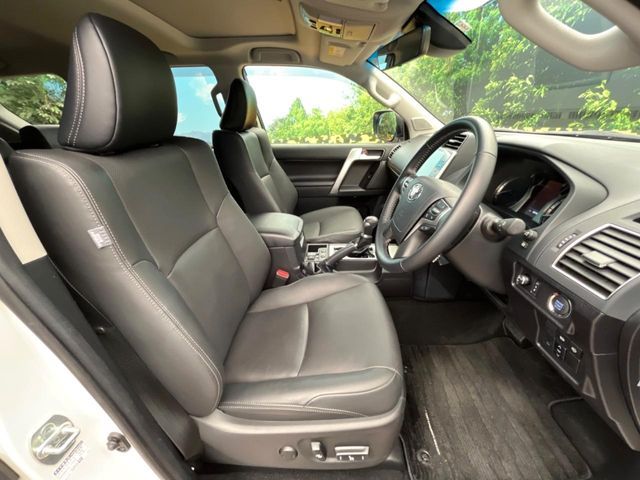 TOYOTA LANDCRUISER PRADO 2023 Image 31
