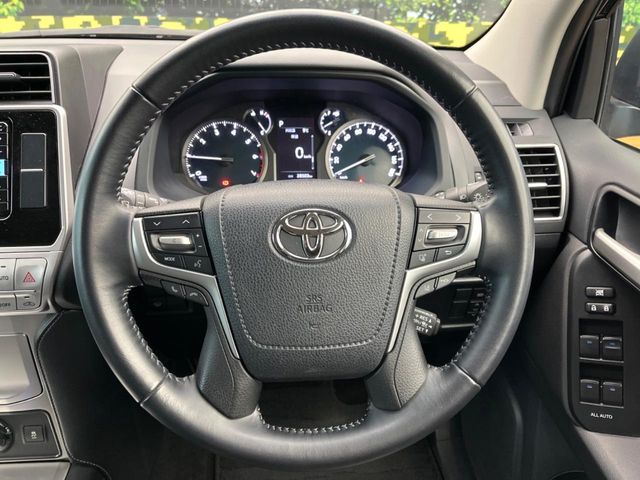 TOYOTA LANDCRUISER PRADO 2023 Image 31