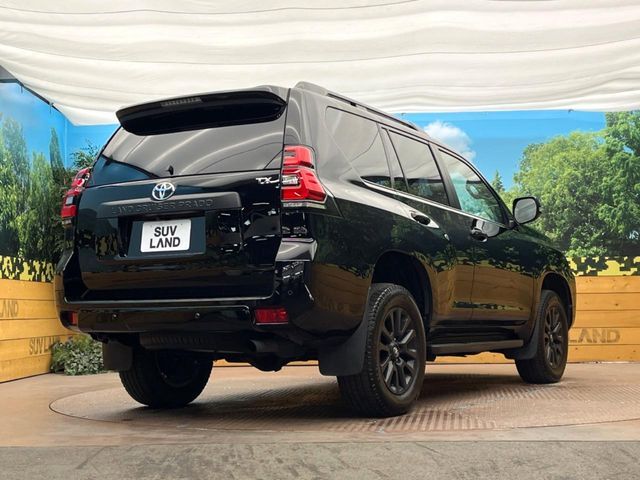 TOYOTA LANDCRUISER PRADO 2023 Image 31