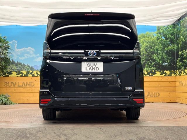 TOYOTA VOXY HYBRID 2024 Image 31