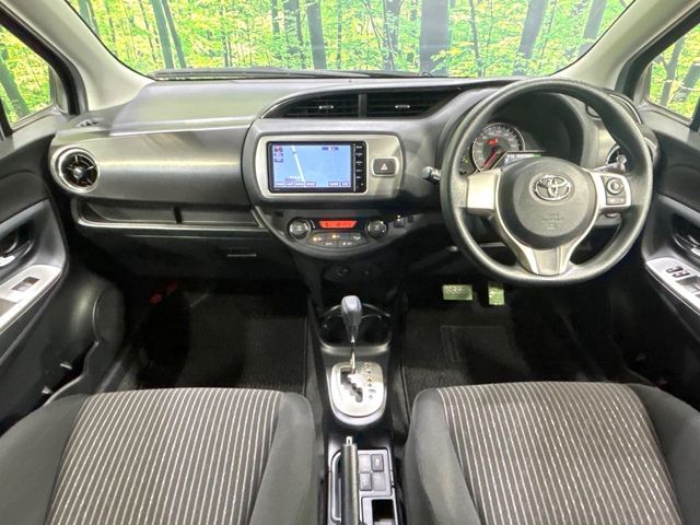 TOYOTA VITZ 2015 Image 31