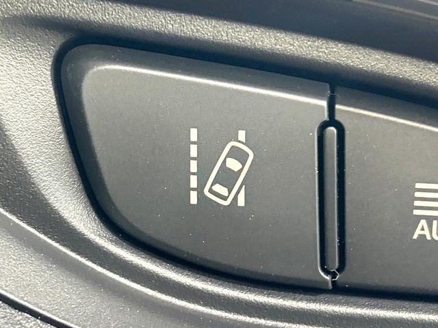 TOYOTA VITZ 2015 Image 31