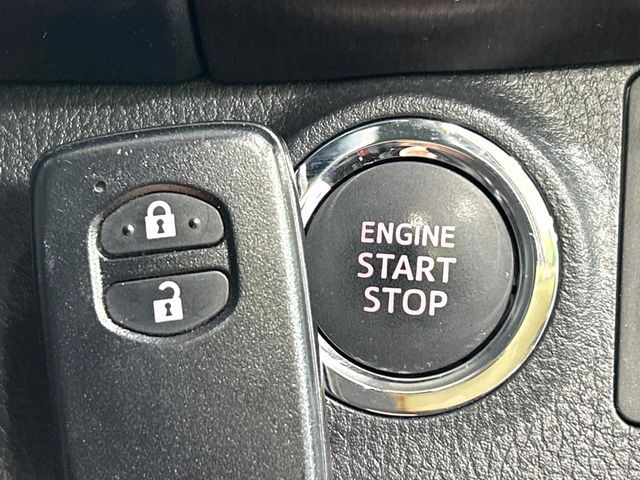 TOYOTA VITZ 2015 Image 31