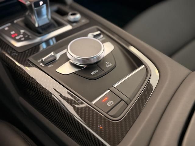 AUDI R8 2023 Image 31